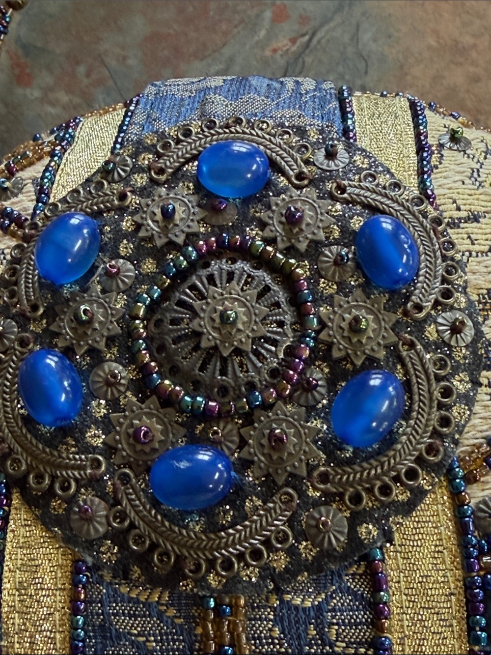 Beaded tapestry evening bag with magnetic closure. Great condition. - Picture 2 of 13